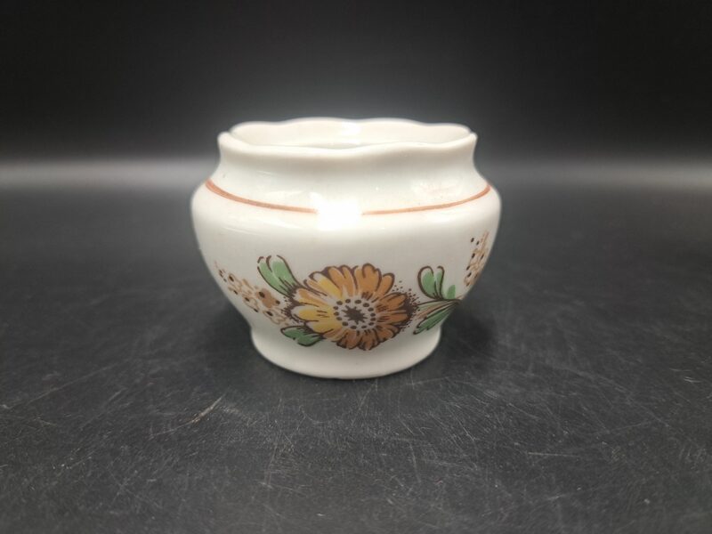 Sinepju trauks bez vāciņa, pusdienu servīze "Ārija" ar kliņģerītēm, bez zelta, RPR (Ārija pusdienu 358)