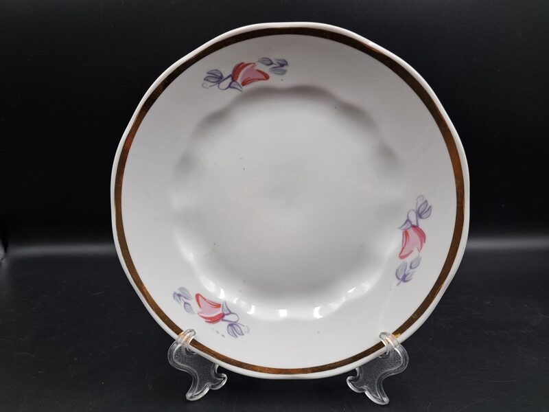 Kūku šķīvis d=17,5cm, tējas servīze "Ārija" ar puķuzirņiem un platu zelta malu, RPR (Ārija tējas 177)