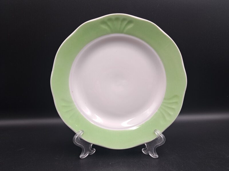 Šķīvis maizes d=17cm ar platu zaļu viļņainu malu, bez zelta, forma "Māra", RPR (Māra pusdienu 160)