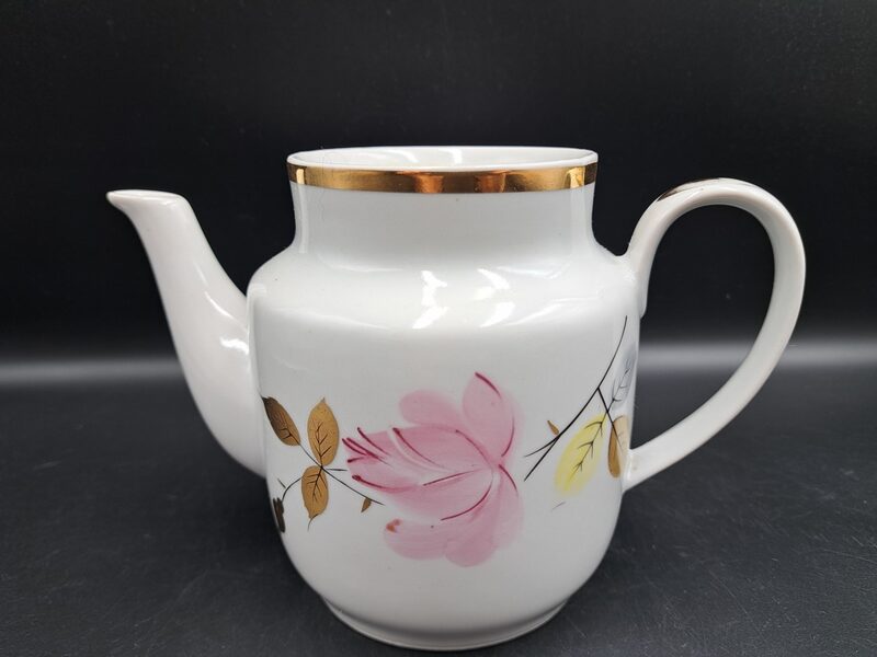 Tējkanna mazā bez vāciņa, servīze Rīga 60.-ie ar rokas gleznojumu (Rīga-60 14)