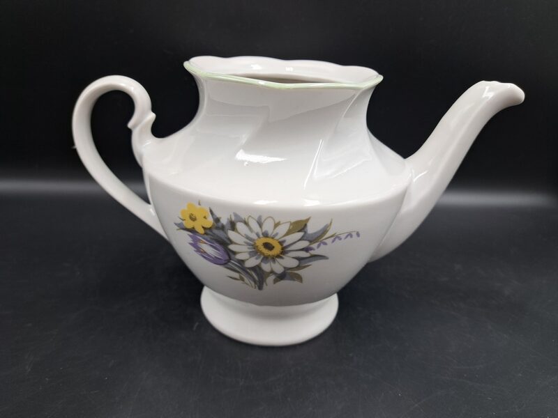 Tējkanna bez vāciņa, servīze "Viktorija" ar savvaļas puķēm un gaiši zaļu apvilkumu iekšā,  RPR (Viktorija t 178)