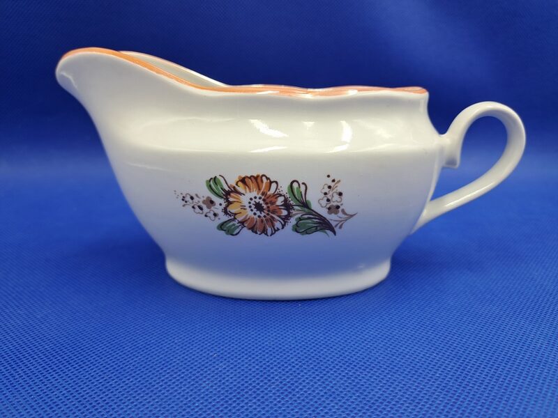 Mērces trauks ar kliņģerītēm (1 puķe no abām pusēm) ar bēšu apvilkumu, pusdienu servīze "Ārija", RPR (Ārija pusdienu 376)