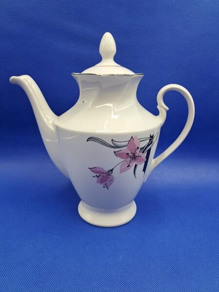 Lielā tējkanna ūdenim ar orhideju ar melnu apvilkumu, tējas servīze "Viktorija", RPR (Viktorija t 186)