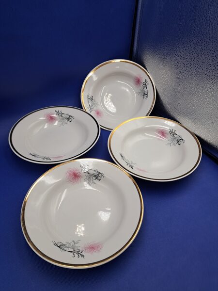 Šķīvji zupas, d=20cm ar rozā krizantēmu un taisnu malu ar platu zeltu, RPR (Citi pusd 268)