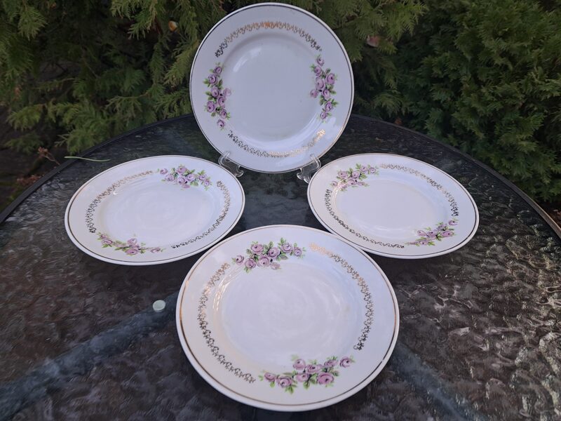 Kūku šķīvji ar rozā rozītēm(lillā tonis) un zelta ornamentu, tējas servīze "Aija-2", RPR (Aija-2 tējas 173)