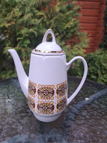 Kafijas kanna ar vāciņu, kafijas servīze "Aija-1" ar brūnganu dekolu, RPR (Aija-1 kafijas 65)