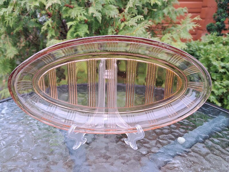 Vintāžs garenais laškrāsas šķīvis, presēts stikls, mini, NEMAN (Stikls sk 246)