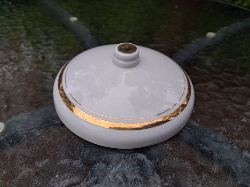 Sviesta trauks ar zeltu, iekšējais diametrs 11,9cm (Citi rpt 298)