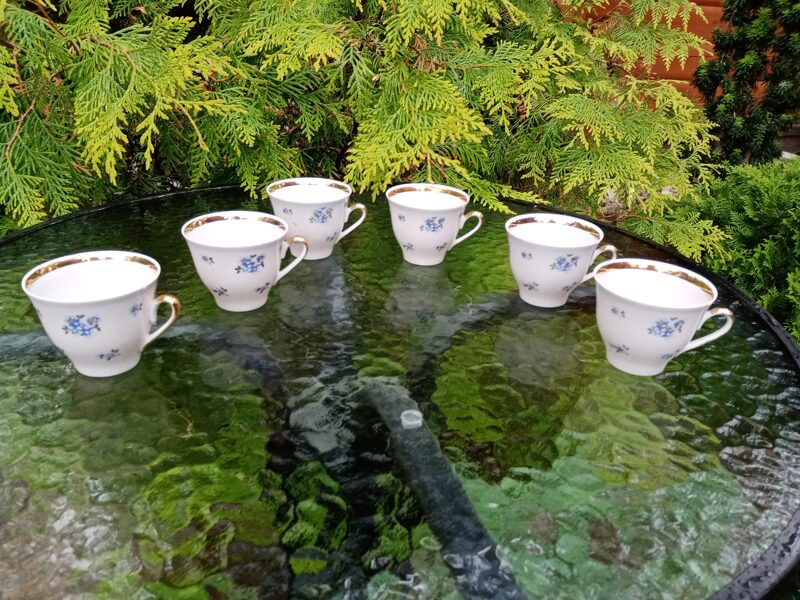 Krūzītes no servīzes Marianna ar zilām puķēm (Mariann 03)