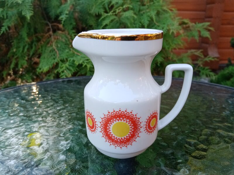 Krējuma kanniņa no servīzes "Aija-2" oranžo sauli, RPR