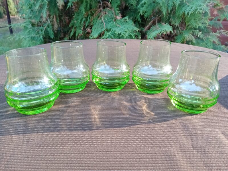 Zaļa stikla degvīna glāzītes (kompl.), Līvānu SF