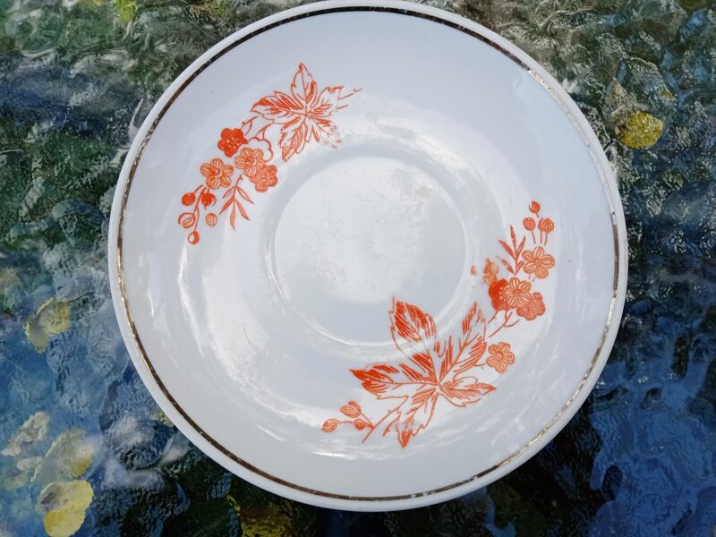 Apakštase no tējas servīzes no "Aija-2" ar sarkano dekolu, RPR.