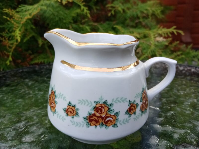 Krējuma kanniņa ar vainagiem un bagatīgu zeltu, servīze "Karīna" (Karīna 37)