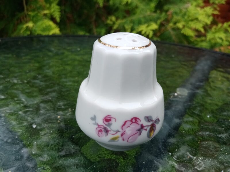 Piparu trauks, pusdienu servīze "Māra" ar ādeļziediem un zeltu (Māra pusdienu 58)