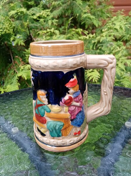 Vācu alus kauss Nr.4 ar rokas gleznojumu. Fajanss, 0,5L (Vācija 36)