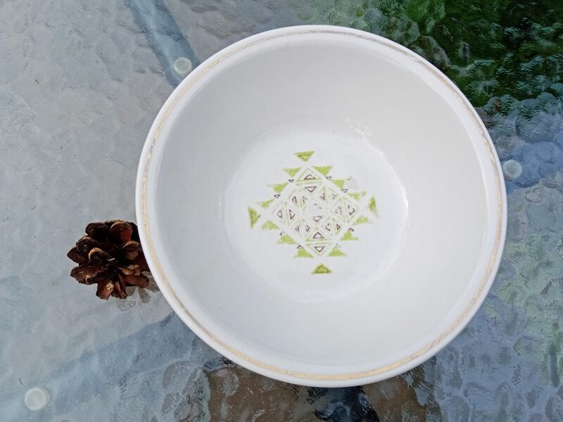 Salātu bļoda ar brūnu tautīsku dekolu (Citi pusd 112)