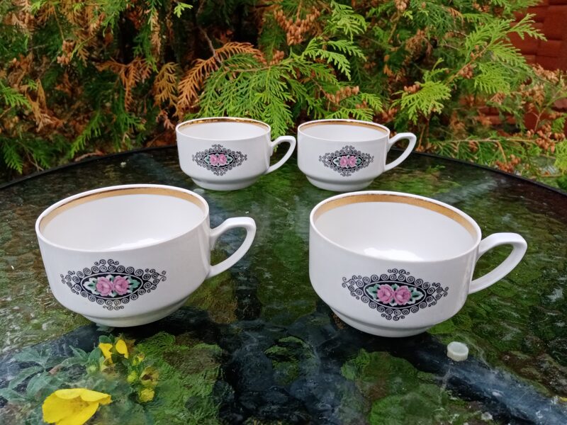 Tējas "Aija-2" tējas krūzītes baltas ar rožu kameju (Aija-2 tējas 61)