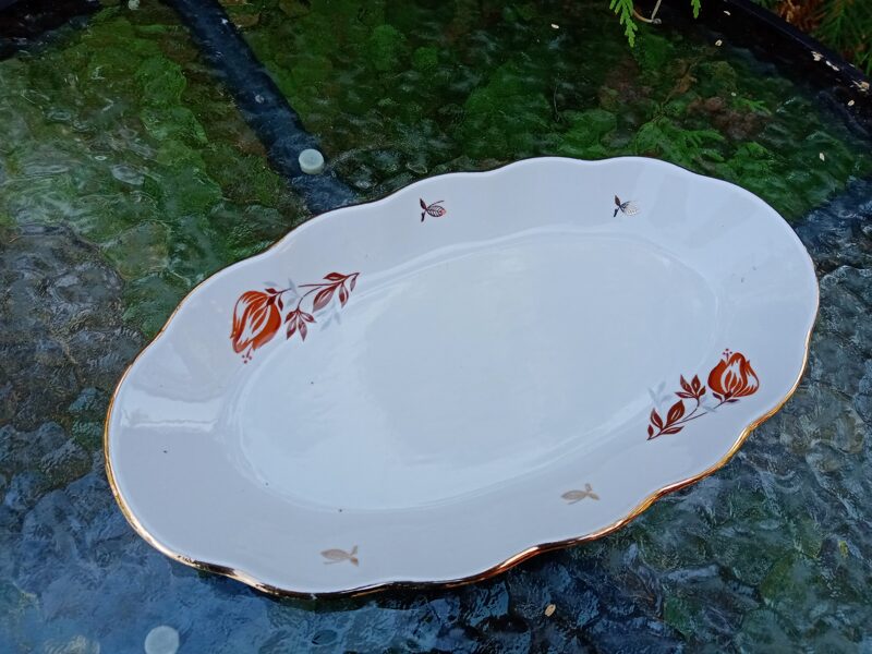 Garenais šķīvis Nr.1 ar brūnām tulpēm un zeltu, pusdienu servīze "Ārija", RPR. L=27cm (Ārija pusdienu 190)