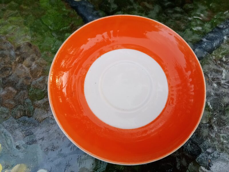 Apakštase, tējas servīze "Māra" sarkana bez zelta (Māra tējas 70)