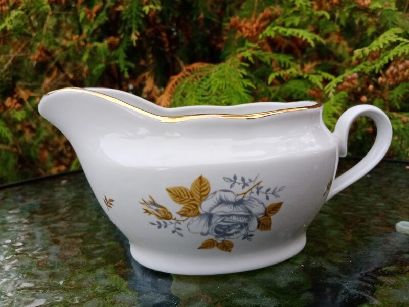 Mērces trauks ar "ledus"" rozi un zeltu, pusdienu servīze "Ārija" (Ārija pusdienu 194)