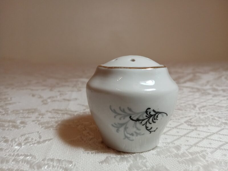 Piparu trauks, pusdienu servīze "Ārija" ar krizantēmu un zeltu (Ārija pusdienu 203)