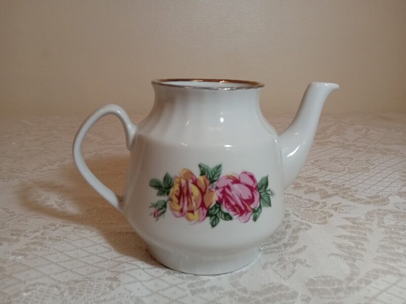 Tējkanna bez vāciņa "Māra" ar košām rozēm (Māra pusdienu 72)