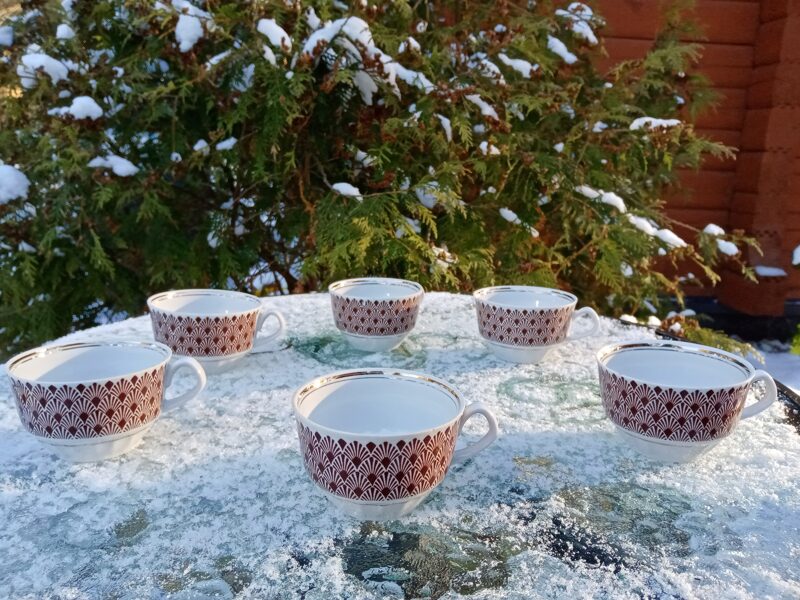 Kafijas krūzītes, Rīgas kafijas servīze "Māra" ar tumši brūnu dekolu, RPR (Māra kafijas 32)